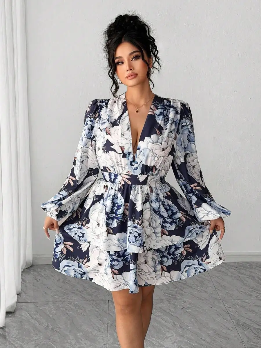 Floral Print V-Neck Plus Size Mini Dress With Puffed Sleeves And Tiered Ruffle Hem
Floral Print V-Neck Plus Size Mini Dress With Puffed Sleeves And Tiered Ruffle Hem