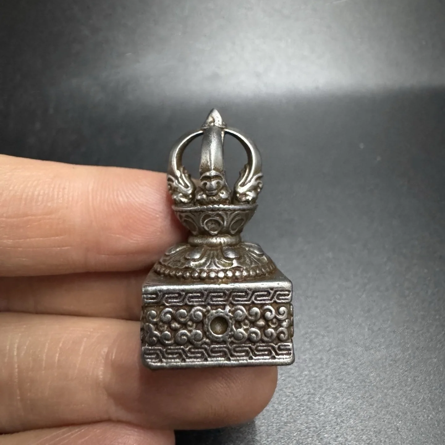 Tibetan Meteorite Iron Dharma Stamp Vajrayana Amulet Statue
Tibetan Meteorite Iron Dharma Stamp Vajrayana Amulet Statue