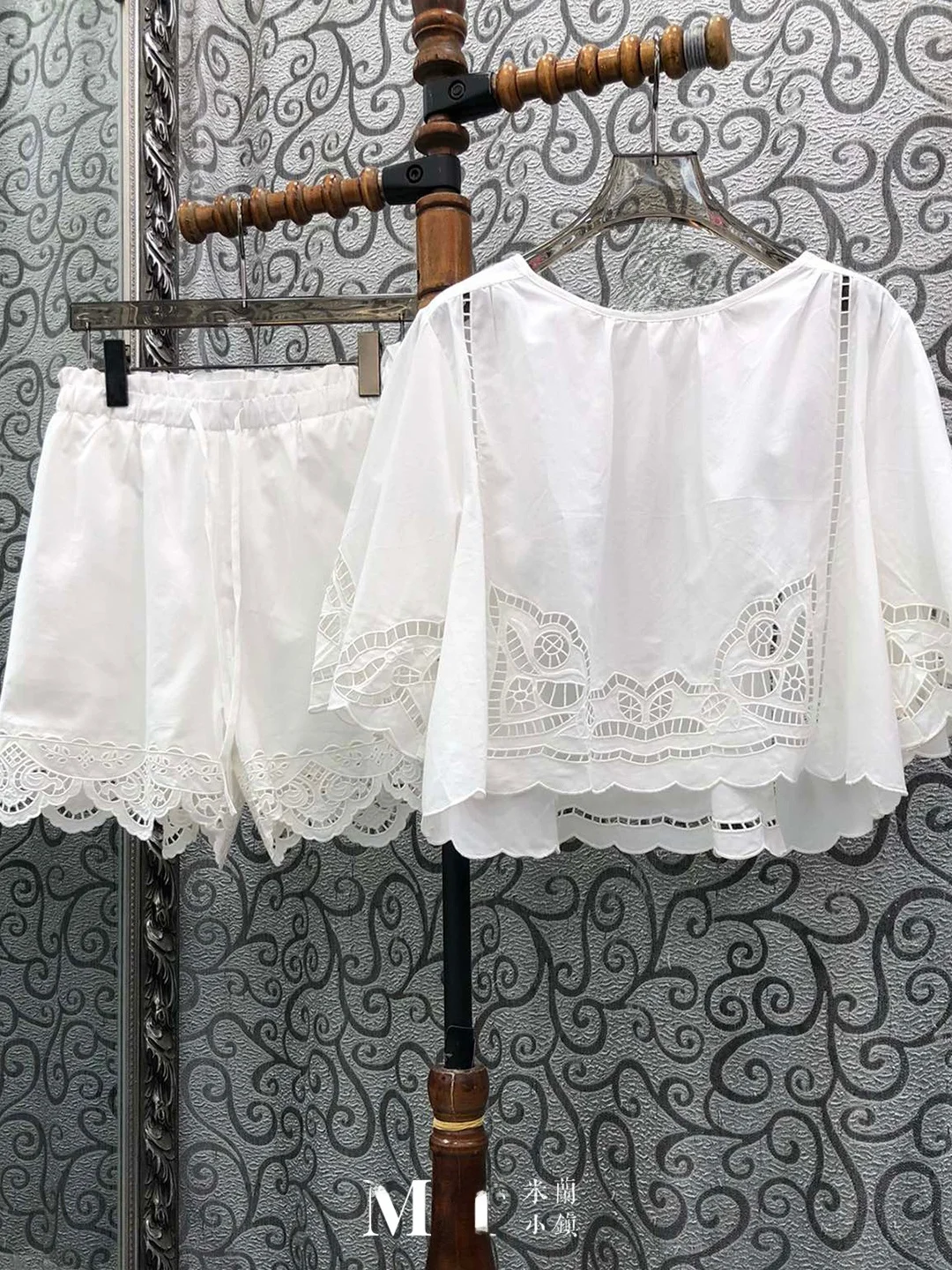 Milan Town Special Offer Loose Fit Overhead Shortie Pants Set Hollow Face Mask Design Elastic Waist Cotton Blend Fashion Set
Milan Town Special Offer Loose Fit Overhead Shortie Pants Set Hollow Face Mask Design Elastic Waist Cotton Blend Fashion Set