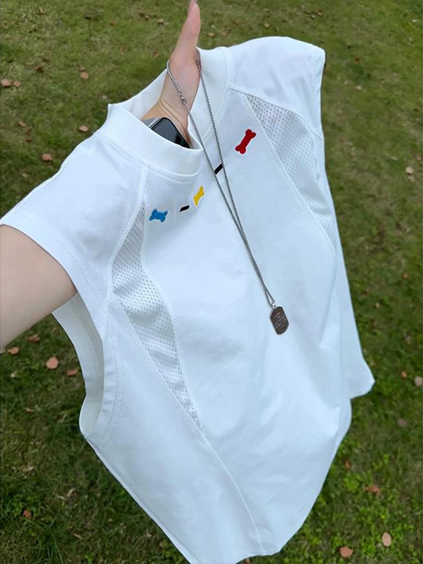 White Embroidered Ice Silk Quick Dry Thin American Sports Vest for Men Breathable Summer Tank Top Standard Fit Polyester Fiber
White Embroidered Ice Silk Quick Dry Thin American Sports Vest for Men Breathable Summer Tank Top Standard Fit Polyester Fiber