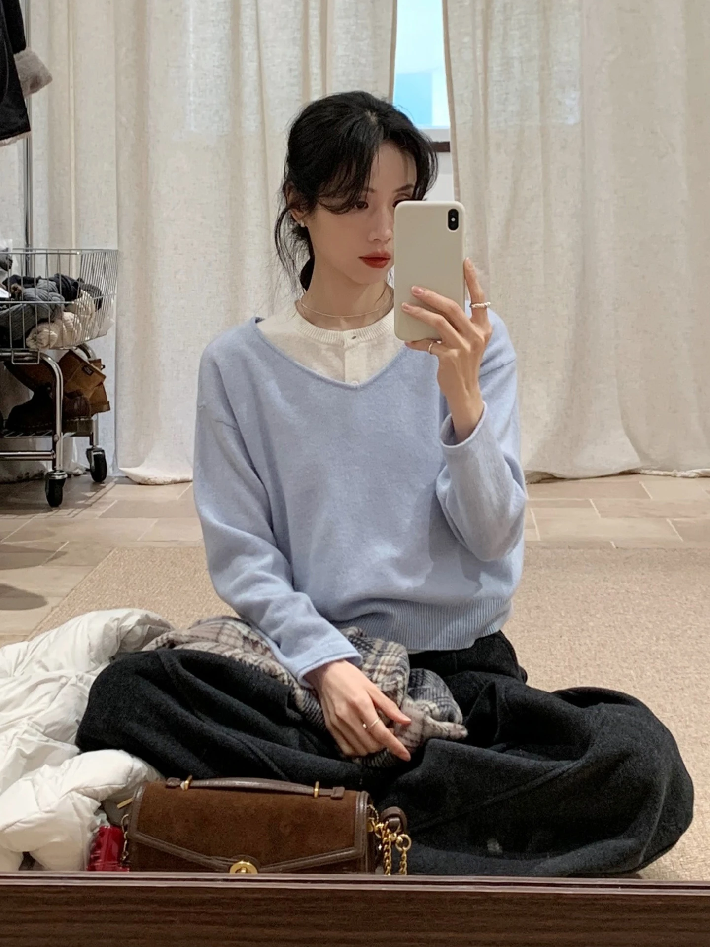 Blue Woolen Knitted Sweater Set for Women Casual Loose Fit Long Sve Autumn Winter Faion Layering Top And Bot Ensemble
Blue Woolen Knitted Sweater Set for Women Casual Loose Fit Long Sve Autumn Winter Faion Layering Top And Bot Ensemble