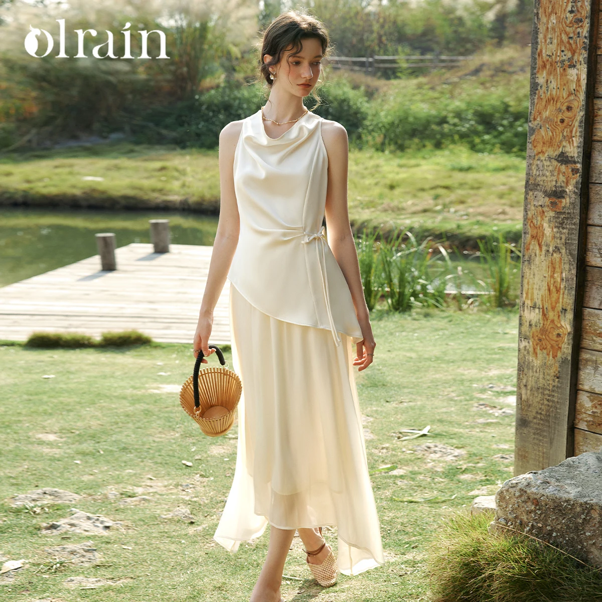 OLrain Women's Elegant French 2 Piece Skirt Sets Satin Sleeveless Top High Waist Flowy Luxury Long Maxi Matching Set O58CE005002
OLrain Women's Elegant French 2 Piece Skirt Sets Satin Sleeveless Top High Waist Flowy Luxury Long Maxi Matching Set O58CE005002