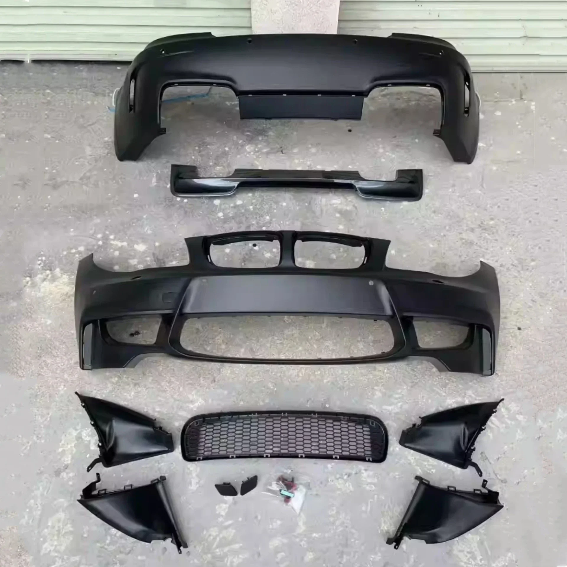 Передний задний бампер в сборе, противотуманная фара для BMW 1 серии E82 E87 E88, конвертер MT 1M, стильный комплект, автоаксессуары
Передний задний бампер в сборе, противотуманная фара для BMW 1 серии E82 E87 E88, конвертер MT 1M, стильный комплект, автоаксессуары