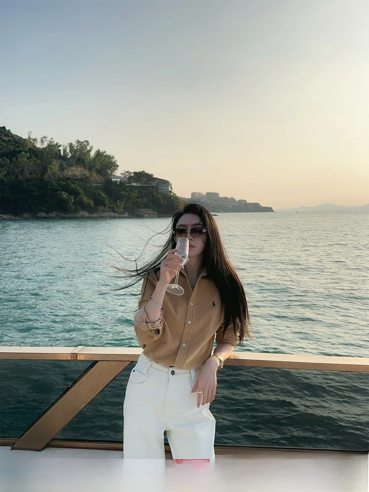 Женская рубашка i Color в стиле ретро с вышивкой, из вельвета, с длинным рукавом, весенняя, дышащая, комфортная, из смесового хлопка
Женская рубашка i Color в стиле ретро с вышивкой, из вельвета, с длинным рукавом, весенняя, дышащая, комфортная, из смесового хлопка