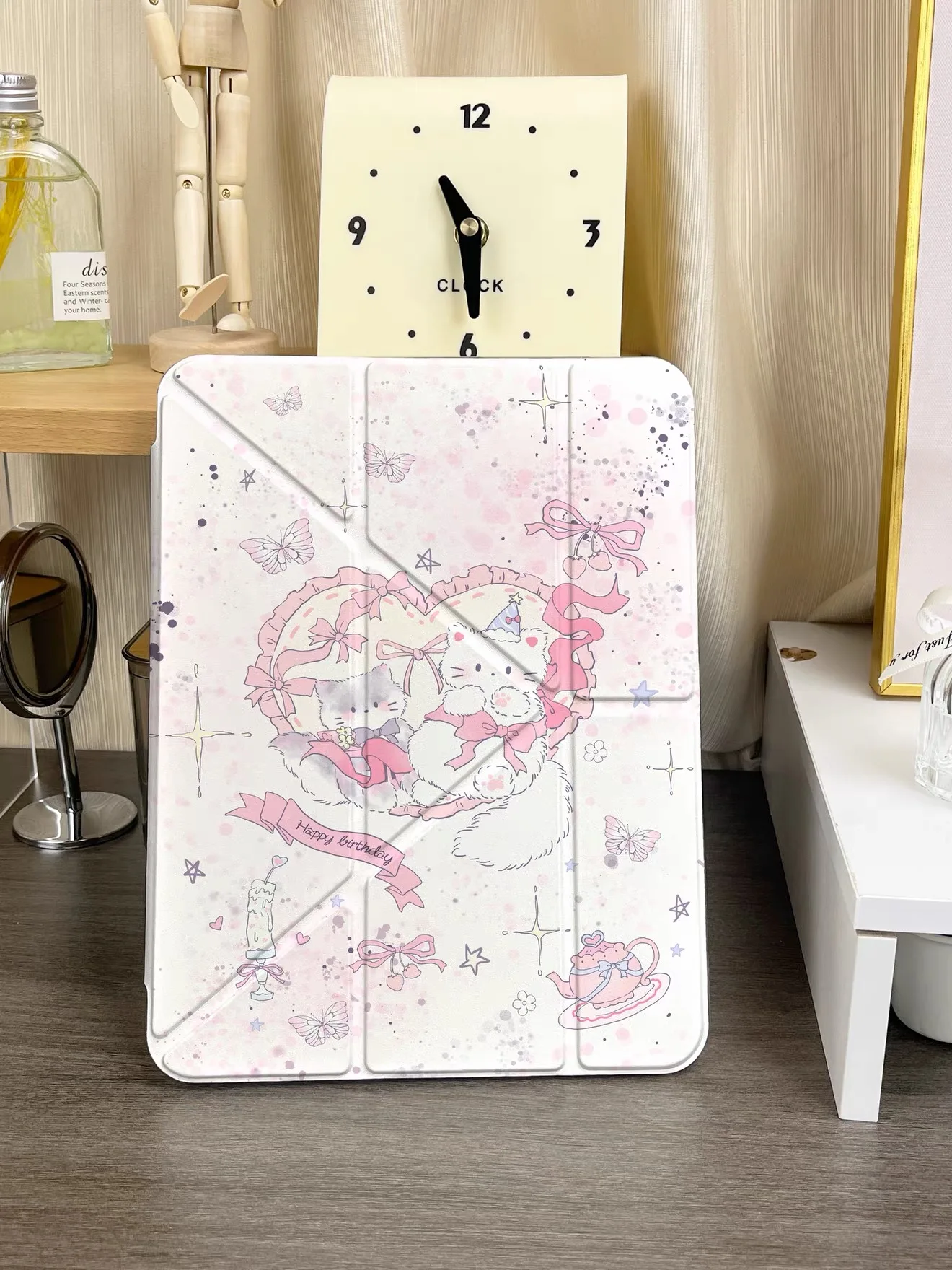 Cute cat-shaped tablet case, suitable for iPad. Lightweight, transparent, protects against bending and dropping.
Cute cat-shaped tablet case, suitable for iPad. Lightweight, transparent, protects against bending and dropping.