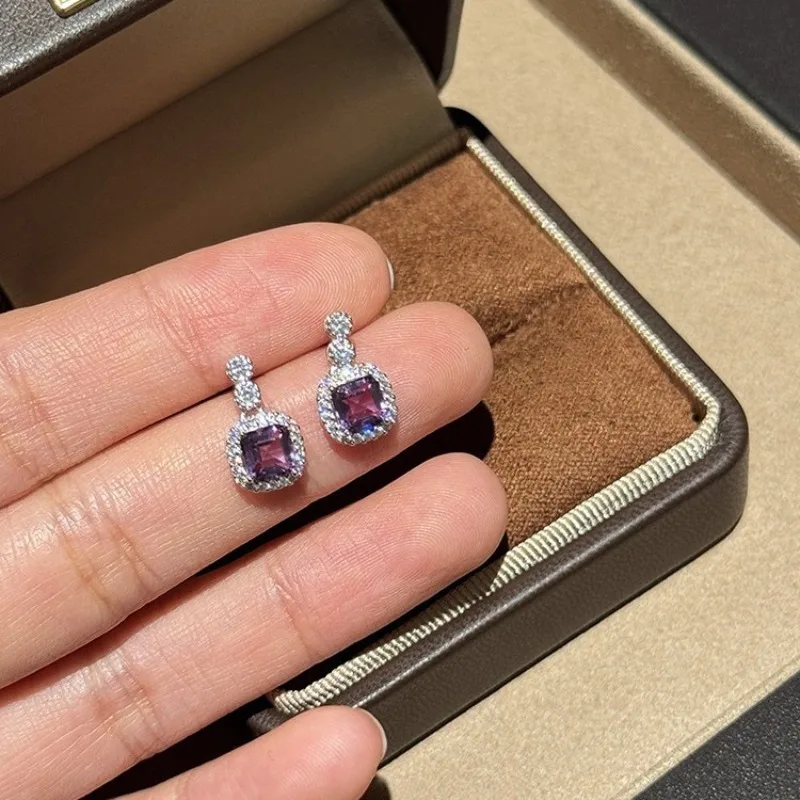 CCFJOYAS 925 Sterling Silver Purple Color Sugar Cube Earrings for Women Retro Light Luxury Party/Anniversary Fine Jewelry Gift
CCFJOYAS 925 Sterling Silver Purple Color Sugar Cube Earrings for Women Retro Light Luxury Party/Anniversary Fine Jewelry Gift