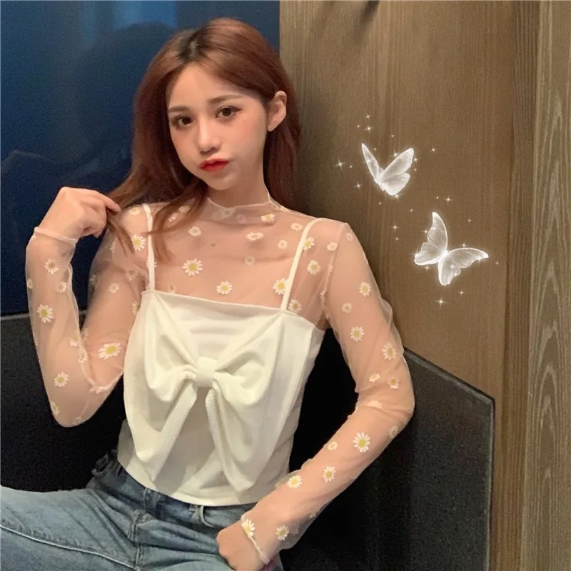 Korean Style Women's Lace Base Shirt Purple Daisy Embroidery Chiffon Inner Wear Sun Protection Netting High Collar Long Sleeve
Korean Style Women's Lace Base Shirt Purple Daisy Embroidery Chiffon Inner Wear Sun Protection Netting High Collar Long Sleeve