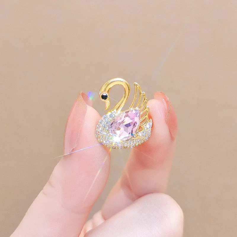 2PC small mini swan anti-light brooch women's high-end collar pin sweet Japanese cute corsage suit shirt pin
2PC small mini swan anti-light brooch women's high-end collar pin sweet Japanese cute corsage suit shirt pin