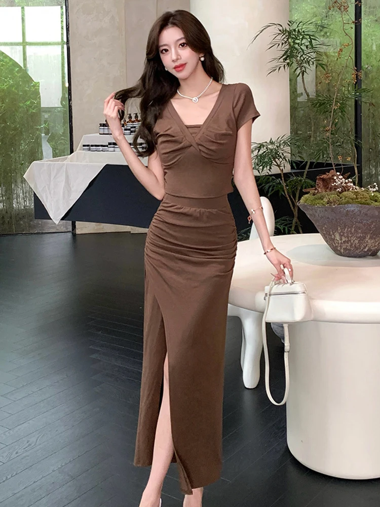 Women Street Clothes Y2K Casual Outfit V-Neck Folds Short Tops T-Shirt And Asymmetrical Long Skirt 2 Piece Set Mujer Summer New
Women Street Clothes Y2K Casual Outfit V-Neck Folds Short Tops T-Shirt And Asymmetrical Long Skirt 2 Piece Set Mujer Summer New