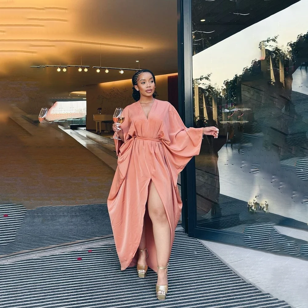 Elegant V Neck Long Sleeves Prom Gowns For Women Side Split Floor Length Dinner Party Dresses Customized
Elegant V Neck Long Sleeves Prom Gowns For Women Side Split Floor Length Dinner Party Dresses Customized