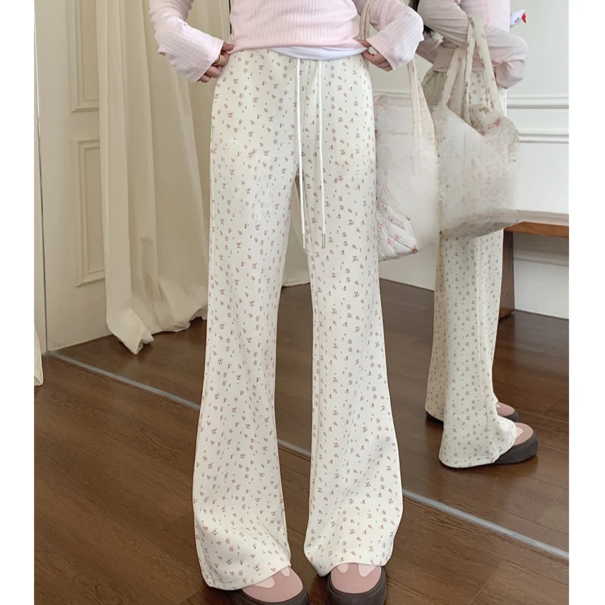 harajuku Women flare Pants spring autumn y2k Wide Leg Pants Elastic Waist Floral print Casual sweatpants Female Outdoor Trousers
harajuku Women flare Pants spring autumn y2k Wide Leg Pants Elastic Waist Floral print Casual sweatpants Female Outdoor Trousers