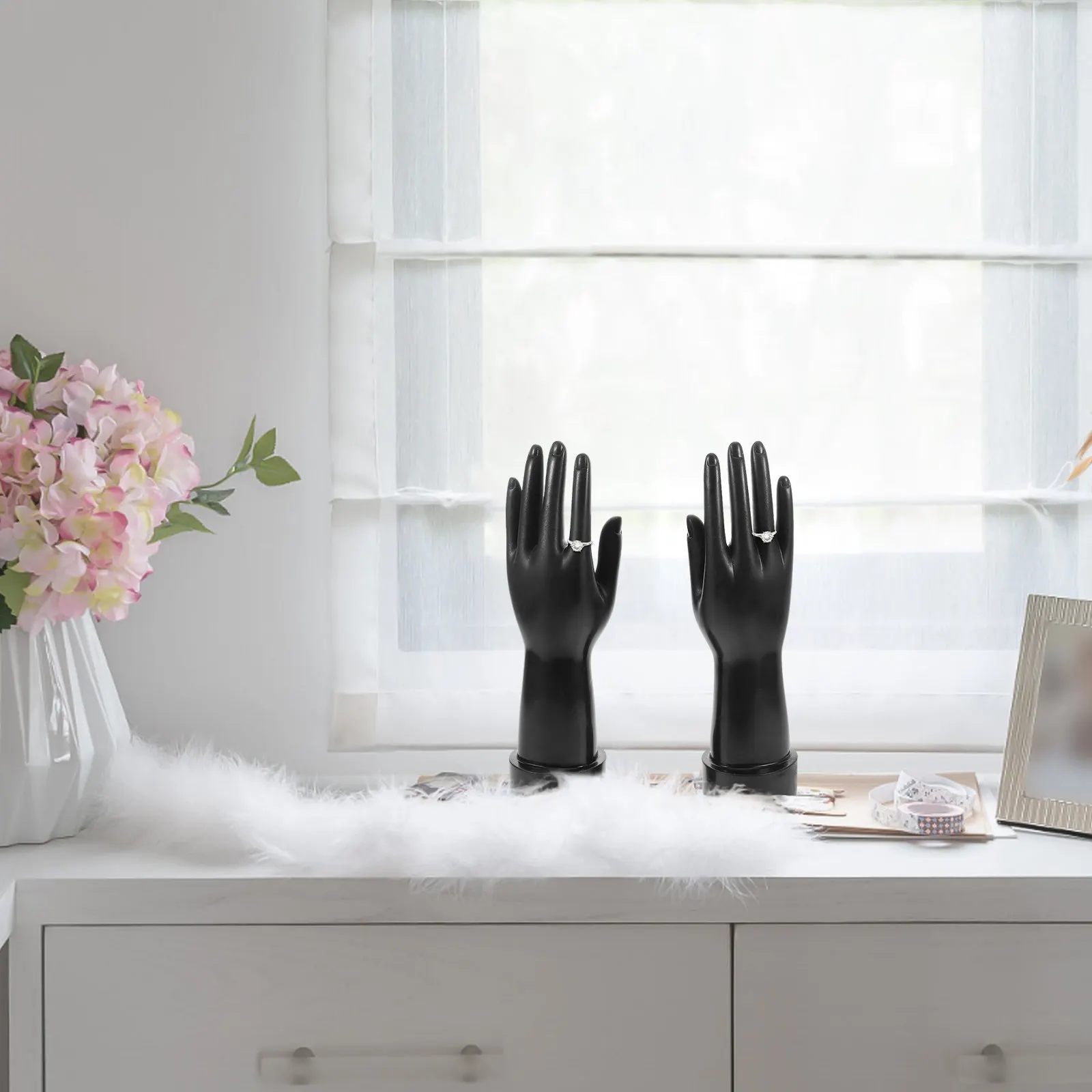 2Pcs Hand-Shaped Ring and Glove Display Stand Pe Material Vertical Desktop Countertop Jewelry Holder for Bridal Wedding Store
2Pcs Hand-Shaped Ring and Glove Display Stand Pe Material Vertical Desktop Countertop Jewelry Holder for Bridal Wedding Store