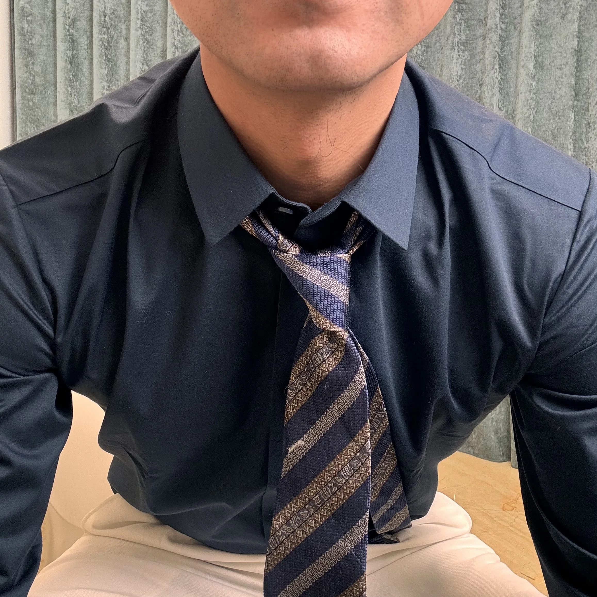 Dress Shirt High Class Soft Silk Cotton Mix Fabric Classic Blue Shirt Business Man Outfit Adorable Dress For Man Fine Texture
Dress Shirt High Class Soft Silk Cotton Mix Fabric Classic Blue Shirt Business Man Outfit Adorable Dress For Man Fine Texture