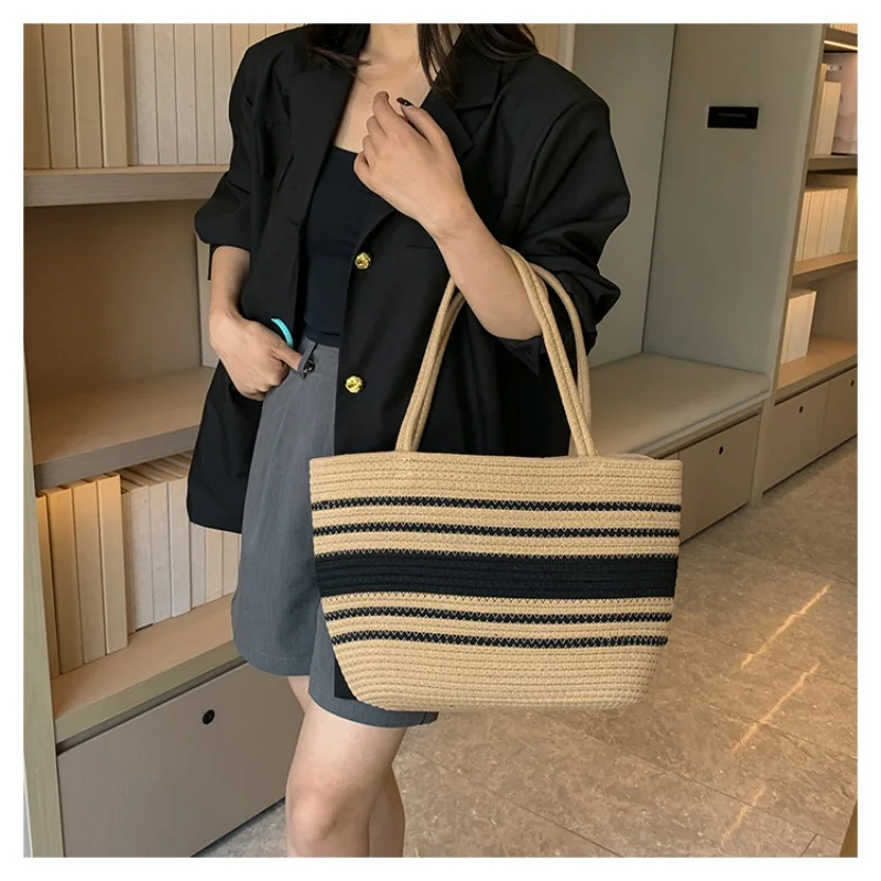 Woven Fashion Tote Bag for Women: Large Capacity Shoulder Bag, Summer Versatile and Trendy, Soft
Woven Fashion Tote Bag for Women: Large Capacity Shoulder Bag, Summer Versatile and Trendy, Soft