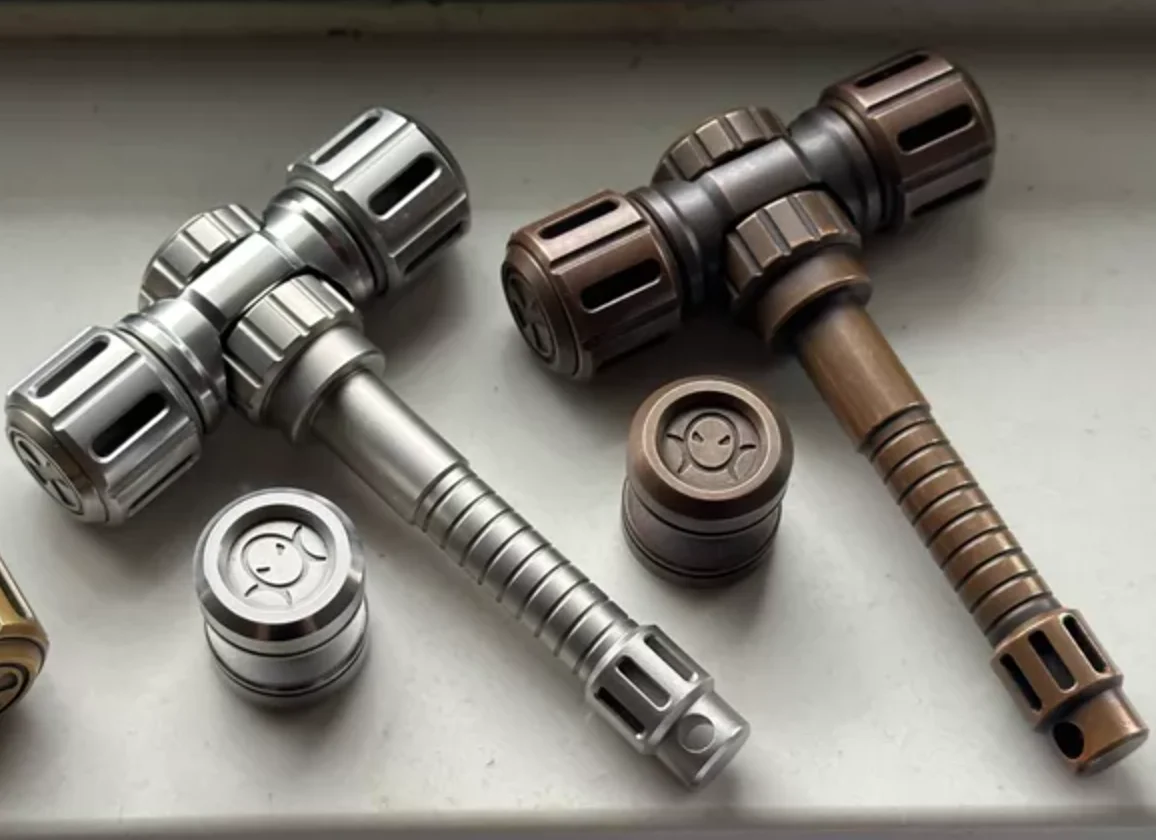Used EDC B.M hammer set spinner Fingertip gyroscope Decompression toys
Used EDC B.M hammer set spinner Fingertip gyroscope Decompression toys