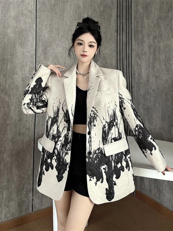 Плотный женский жакет с принтом под водяной знак, повседневный, свободного кроя, с эффектом высококачественного материала, в китайском стиле, с открытыми плечами, в западном стиле, модный топ.
Плотный женский жакет с принтом под водяной знак, повседневный, свободного кроя, с эффектом высококачественного материала, в китайском стиле, с открытыми плечами, в западном стиле, модный топ.