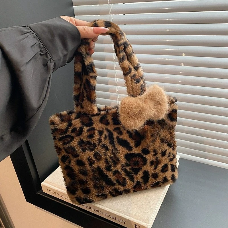 Y2K Fluffy Leopard Print Tote Bag For Women Plush Casual Commuter Shoulder Handbag
Y2K Fluffy Leopard Print Tote Bag For Women Plush Casual Commuter Shoulder Handbag