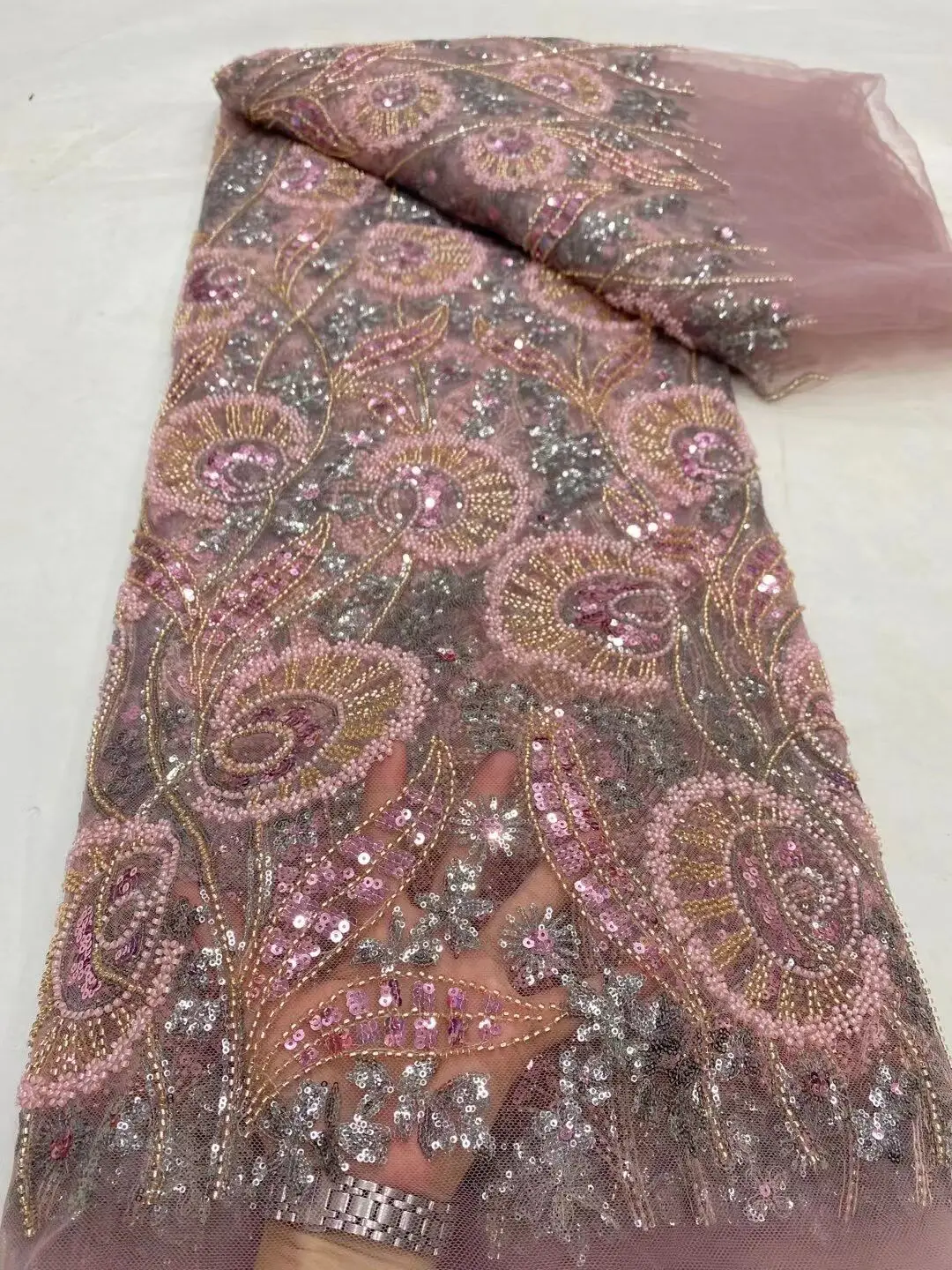 2024 African Heavy Sequins Beaded Lace Fabrics High Quality Embroidery French Nigerian Lace Fabric For Wedding Sewing Material
2024 African Heavy Sequins Beaded Lace Fabrics High Quality Embroidery French Nigerian Lace Fabric For Wedding Sewing Material