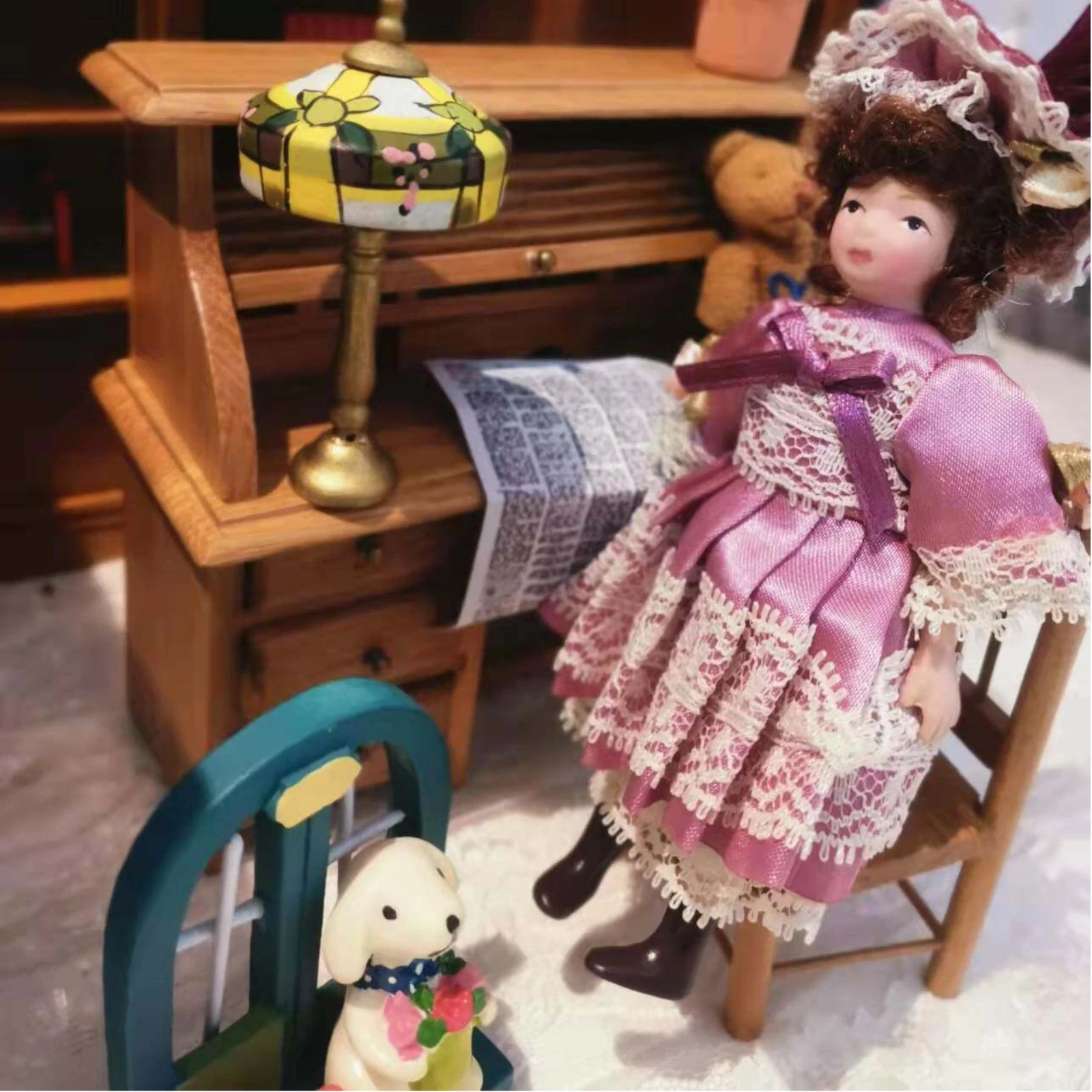 Poseable Miniature Doll Figures 1:12 Scale Articulated Doll Figure Dollhouse People Set Posable Miniature Family Figures
Poseable Miniature Doll Figures 1:12 Scale Articulated Doll Figure Dollhouse People Set Posable Miniature Family Figures