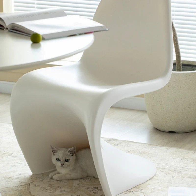 Scandinavian Black Minimalist Chair Cafe Creative Makeup Stool Dining Chair Stools
Scandinavian Black Minimalist Chair Cafe Creative Makeup Stool Dining Chair Stools