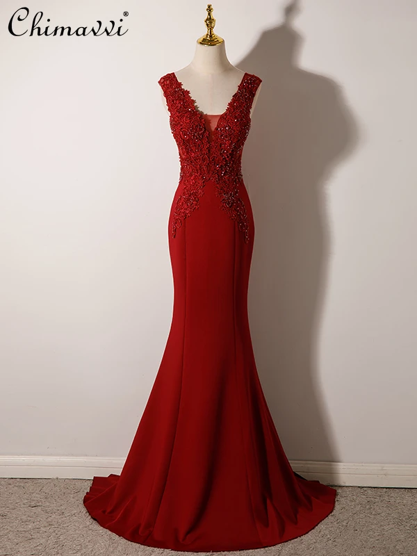 Women's Sexy V-neck Sleeveless Backless Evening Dress 2022 New Embroidered Diamond-Embedded Fashion Slimming Dress Ladies
Women's Sexy V-neck Sleeveless Backless Evening Dress 2022 New Embroidered Diamond-Embedded Fashion Slimming Dress Ladies