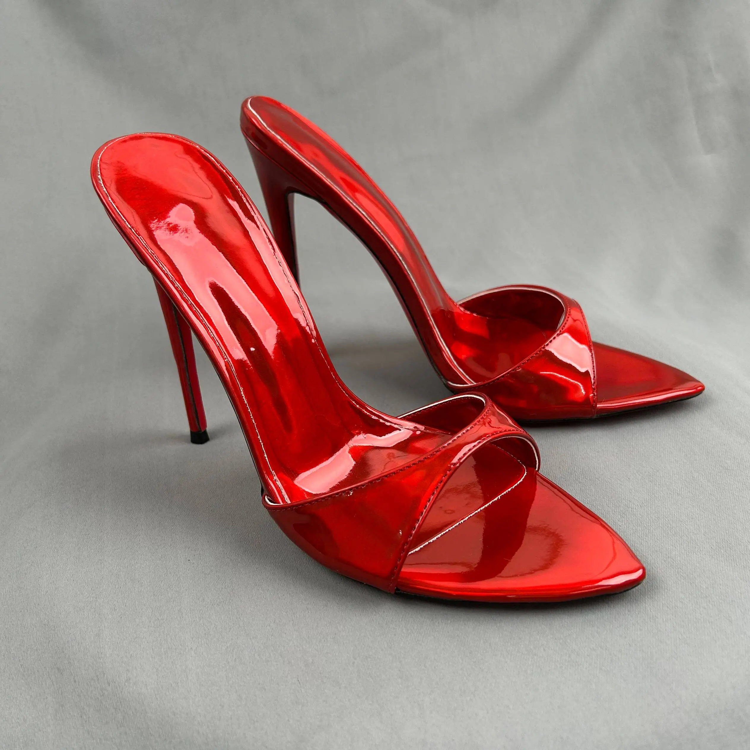 Laser Gold Silver Ultra-High Heels Slippers Stiletto Heel 10-12cm Pointed Toe Open Toe Plus Size Sandals Red Sole Slip On Shoes
Laser Gold Silver Ultra-High Heels Slippers Stiletto Heel 10-12cm Pointed Toe Open Toe Plus Size Sandals Red Sole Slip On Shoes