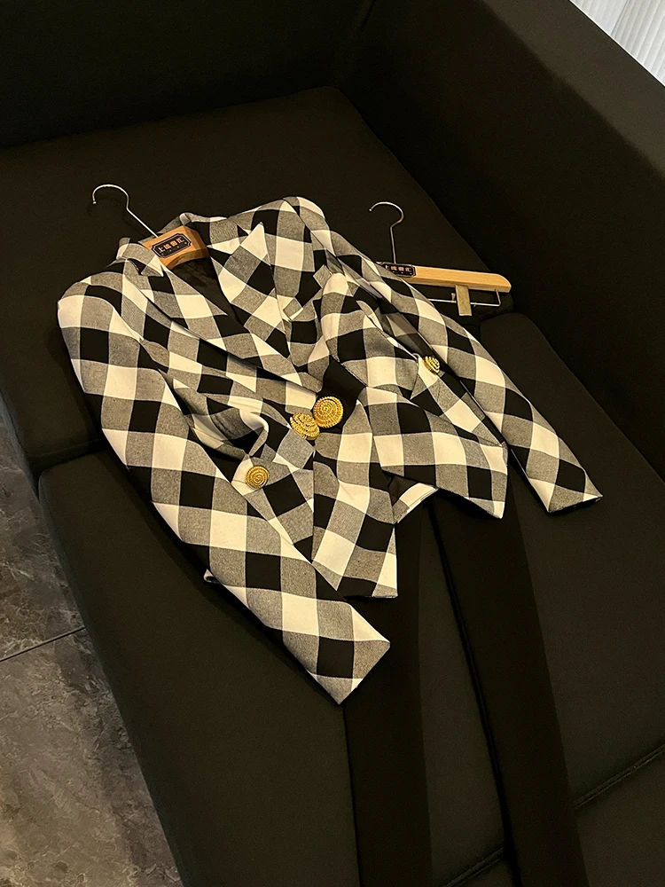 Ele Plaid Slim Fit Suit Jaet with Large Metal Bule in Bla And White High-End Design Winter Faion Women's Outerwear
Ele Plaid Slim Fit Suit Jaet with Large Metal Bule in Bla And White High-End Design Winter Faion Women's Outerwear