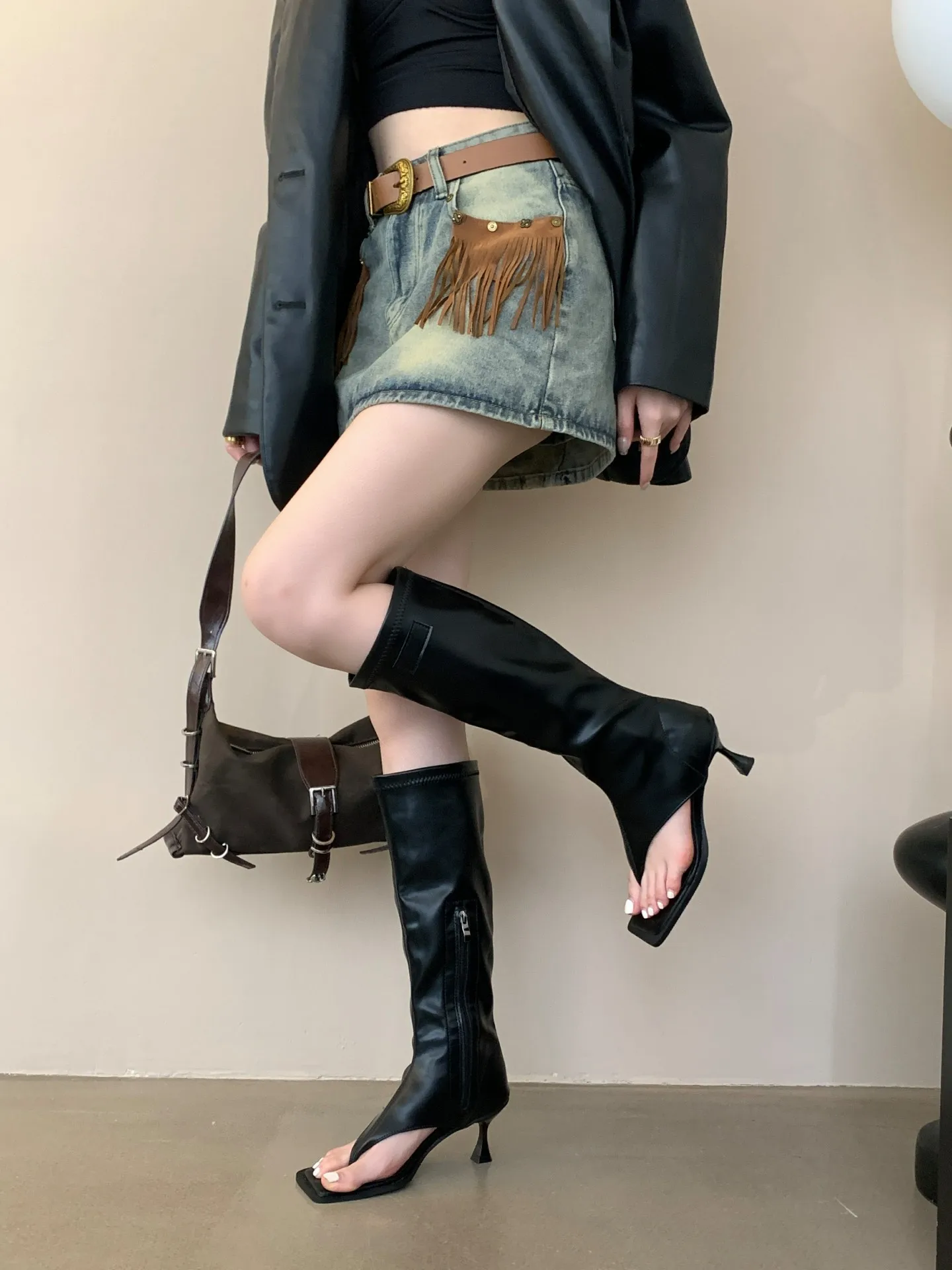 2026 Silver Open Toe Clip-On Knee High Boots Women Modern Booties Thin Low Heels Side Zipper Spring Party Pumps Sandals Shoe
2026 Silver Open Toe Clip-On Knee High Boots Women Modern Booties Thin Low Heels Side Zipper Spring Party Pumps Sandals Shoe