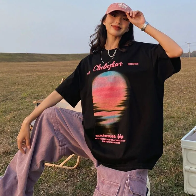 Women's T-shirt Y2k American Retro Sunset Short Sleeve Oversized T-shirt Summer New Loose Design Half-sleeve Tops Clothing Ins
Women's T-shirt Y2k American Retro Sunset Short Sleeve Oversized T-shirt Summer New Loose Design Half-sleeve Tops Clothing Ins