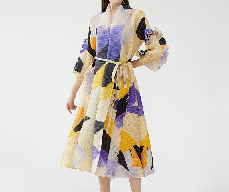 YUDX Miyake Pleated 2023 Spring Summer Fashion New Ink Sense Print V-neck Lotus Leaf Sleeve Waist Tie Mid-length Women's Dress
YUDX Miyake Pleated 2023 Spring Summer Fashion New Ink Sense Print V-neck Lotus Leaf Sleeve Waist Tie Mid-length Women's Dress