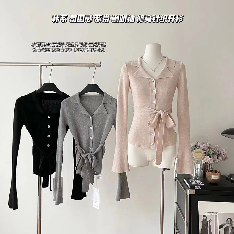 Korean Fashion Short Knitted Top Women Elegant Spring Autumn V-Neck Long Sleeve Lace-Up Slim Pink Sweater Lady Sexy Knitwear
Korean Fashion Short Knitted Top Women Elegant Spring Autumn V-Neck Long Sleeve Lace-Up Slim Pink Sweater Lady Sexy Knitwear