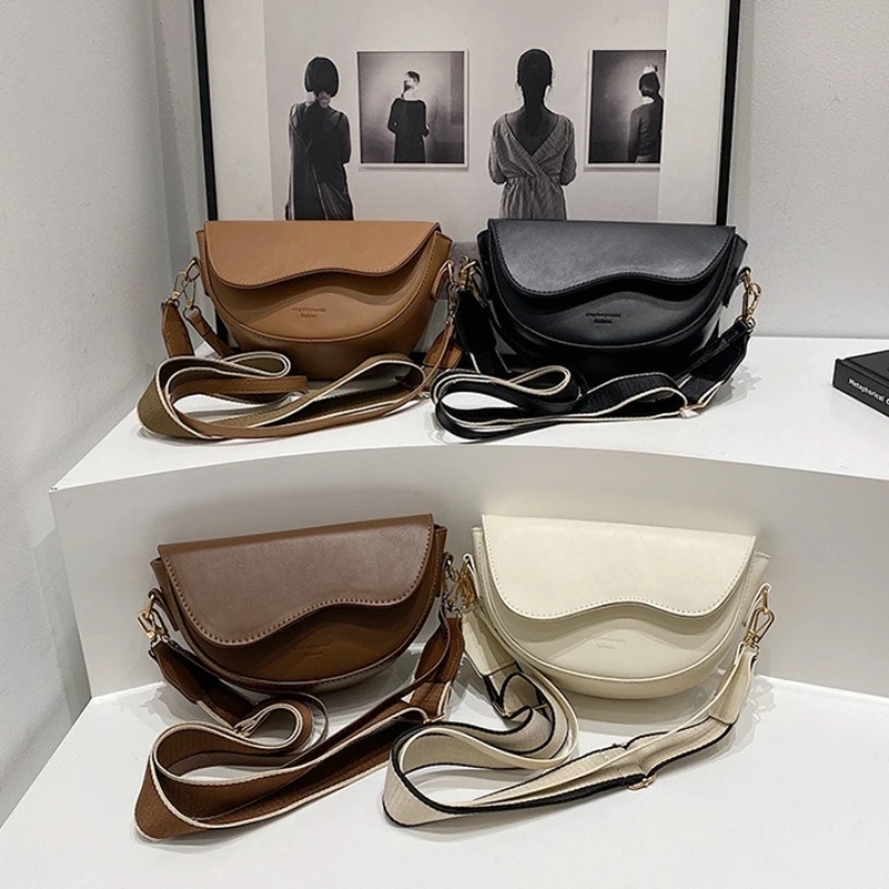 Elegant Commuter Shoulder Bag with Flap Closure Handbag Two Removable Straps Minimalist Faux Leather Crossbody Purse for Women
Elegant Commuter Shoulder Bag with Flap Closure Handbag Two Removable Straps Minimalist Faux Leather Crossbody Purse for Women