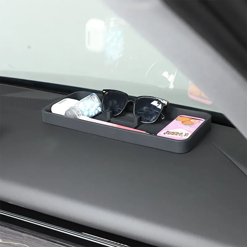 For BMW 5 Series G60 G61 G68 24 Silica Gel Black Car Dashboard Multi-function Storage Mobile Phone Anti-slip Mat Car Accessories
For BMW 5 Series G60 G61 G68 24 Silica Gel Black Car Dashboard Multi-function Storage Mobile Phone Anti-slip Mat Car Accessories