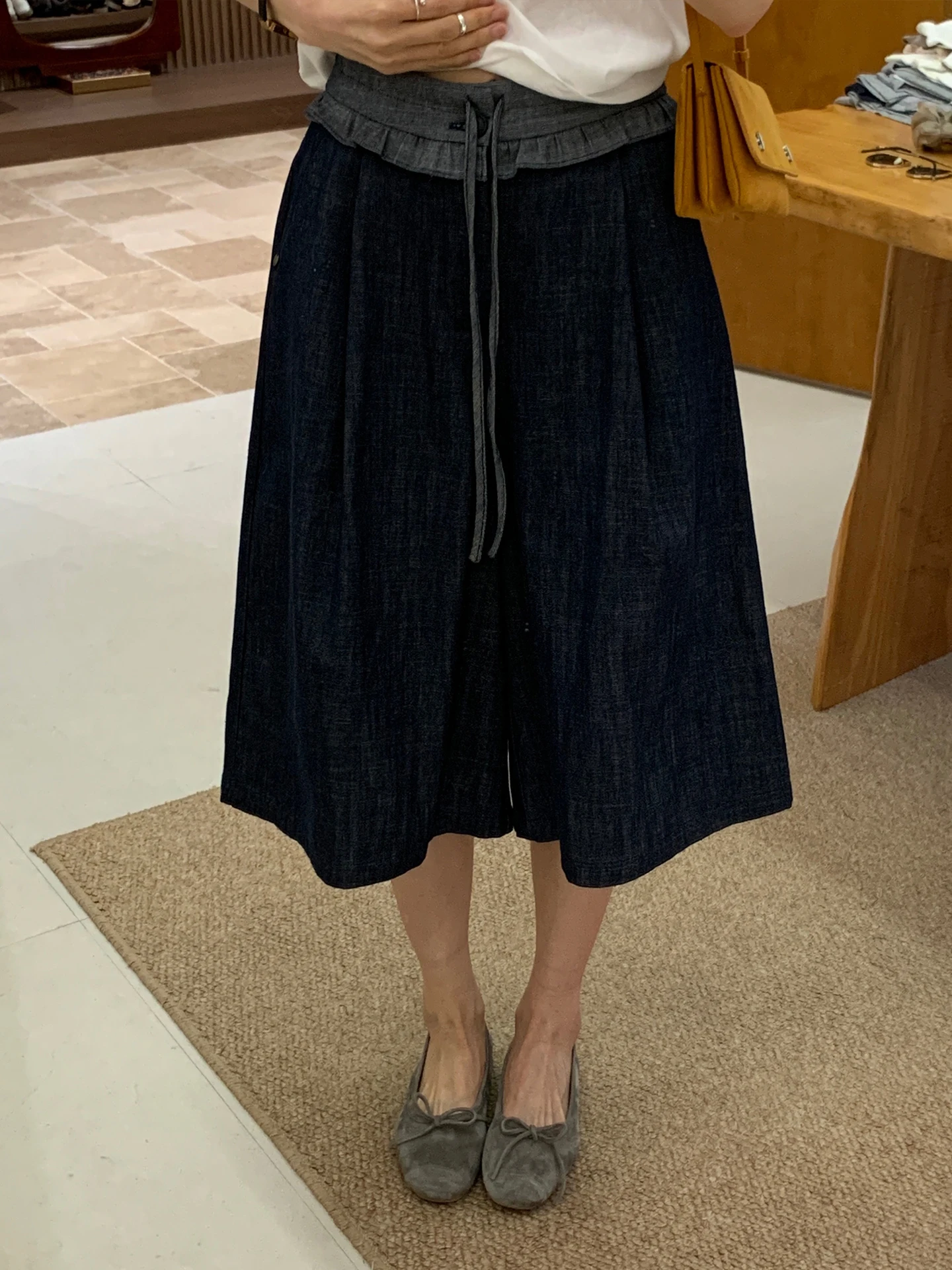 High Waist Wide Leg Seven-Foot Denim Jeans Women's Summer Thin Elastic Waist Belted Slimming Versatile Mid-Length Pants
High Waist Wide Leg Seven-Foot Denim Jeans Women's Summer Thin Elastic Waist Belted Slimming Versatile Mid-Length Pants