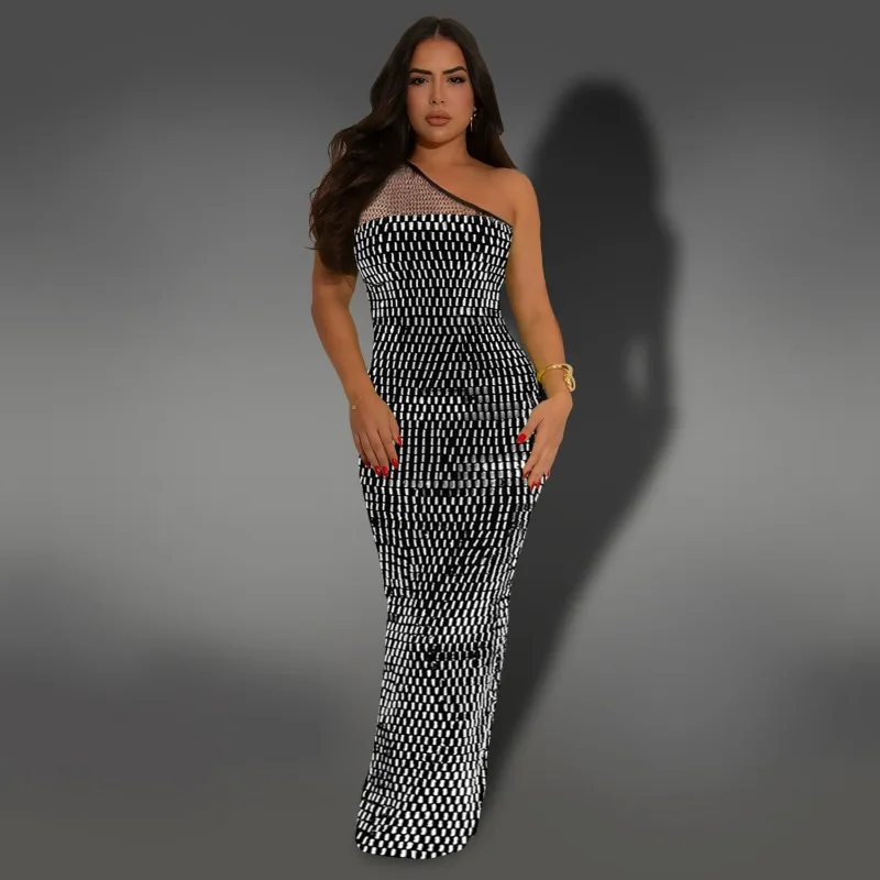 KEXU Women One Shoulder See Though Mesh Patchwork Diamonds Hot Rhinestones Maxi Long Dress 2025 Sexy Party Evening Dresses
KEXU Women One Shoulder See Though Mesh Patchwork Diamonds Hot Rhinestones Maxi Long Dress 2025 Sexy Party Evening Dresses