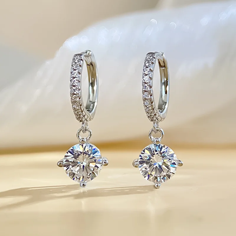Round Four Claw D Color Moissanite Hoop Earring 925 Sterling Sliver White Gold Earring for Women Wedding Engagement Fine Jewelry
Round Four Claw D Color Moissanite Hoop Earring 925 Sterling Sliver White Gold Earring for Women Wedding Engagement Fine Jewelry