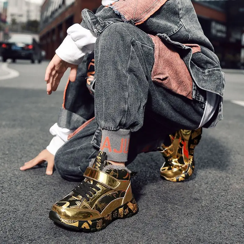 Зимние зимние ботинки для мальчиков, легкая теплая хлопковая обувь для детей, нескользящая повседневная спортивная обувь на открытом воздухе, новый дизайн, школьная обувь
Зимние зимние ботинки для мальчиков, легкая теплая хлопковая обувь для детей, нескользящая повседневная спортивная обувь на открытом воздухе, новый дизайн, школьная обувь