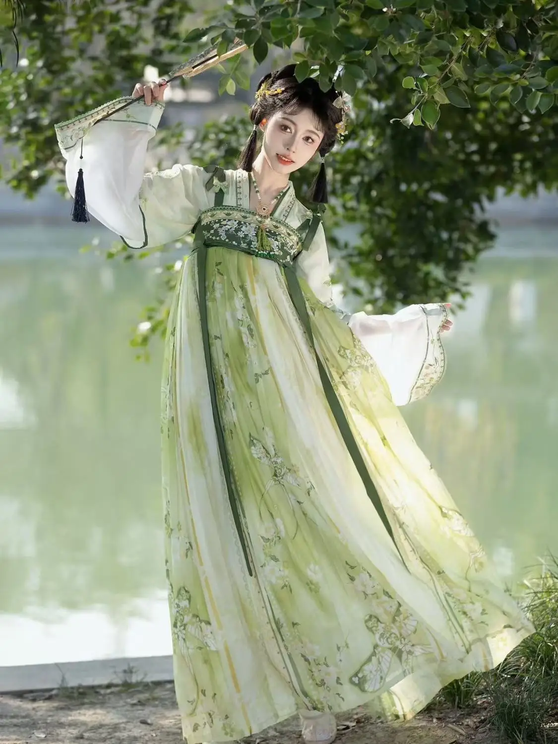 Tang Style Hanfu "Spring Oriole" - Embroidered Bustier Dress, Traditional Chinese Clothing, Daily Ancient Fashion Costume
Tang Style Hanfu "Spring Oriole" - Embroidered Bustier Dress, Traditional Chinese Clothing, Daily Ancient Fashion Costume