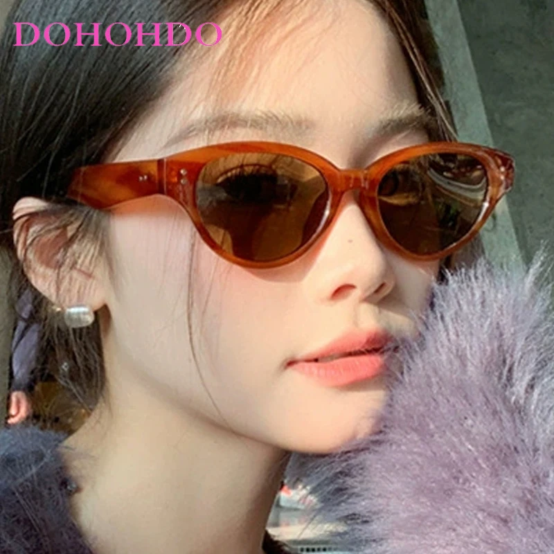 Retro Rivet Cat Eye Sunglasses Women Men Classic Brand Designer Summer Traveling Outdoor Driving Sun Glasses UV400 Gafas De Sol
Retro Rivet Cat Eye Sunglasses Women Men Classic Brand Designer Summer Traveling Outdoor Driving Sun Glasses UV400 Gafas De Sol
