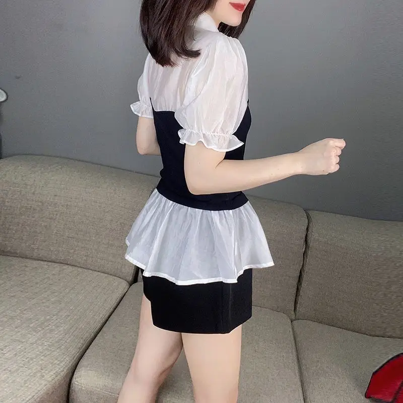 Fashionable Two Piece Set White Shirt Shorts Light Mature Style European Goods Spring Summer 2026 New Women's Wear
Fashionable Two Piece Set White Shirt Shorts Light Mature Style European Goods Spring Summer 2026 New Women's Wear