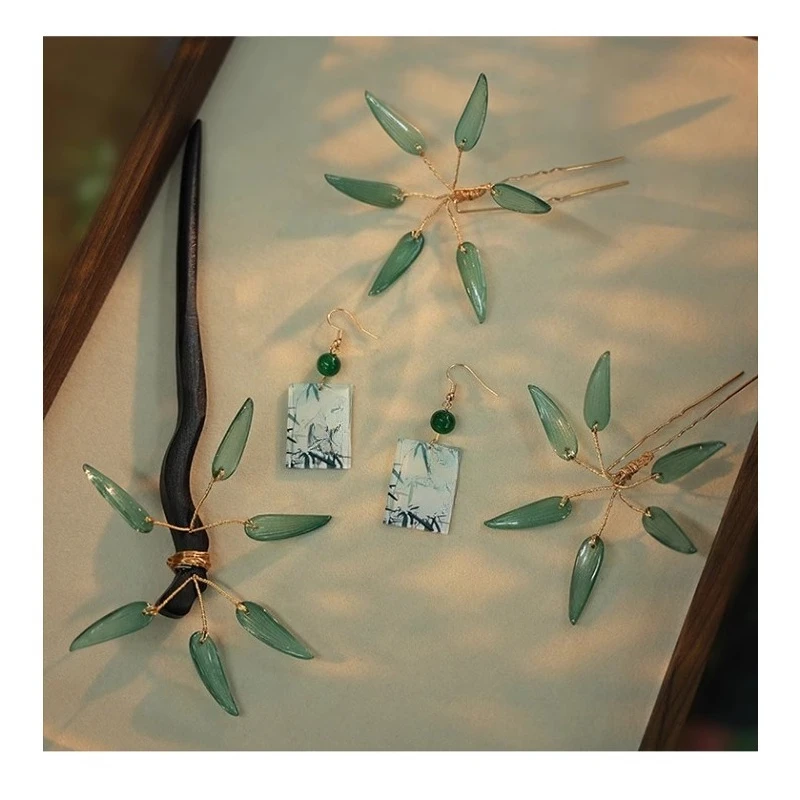 Cheongsam small dress hair accessories simple bamboo leaf hairpin bride wedding beautiful ancient wind cool wind
Cheongsam small dress hair accessories simple bamboo leaf hairpin bride wedding beautiful ancient wind cool wind