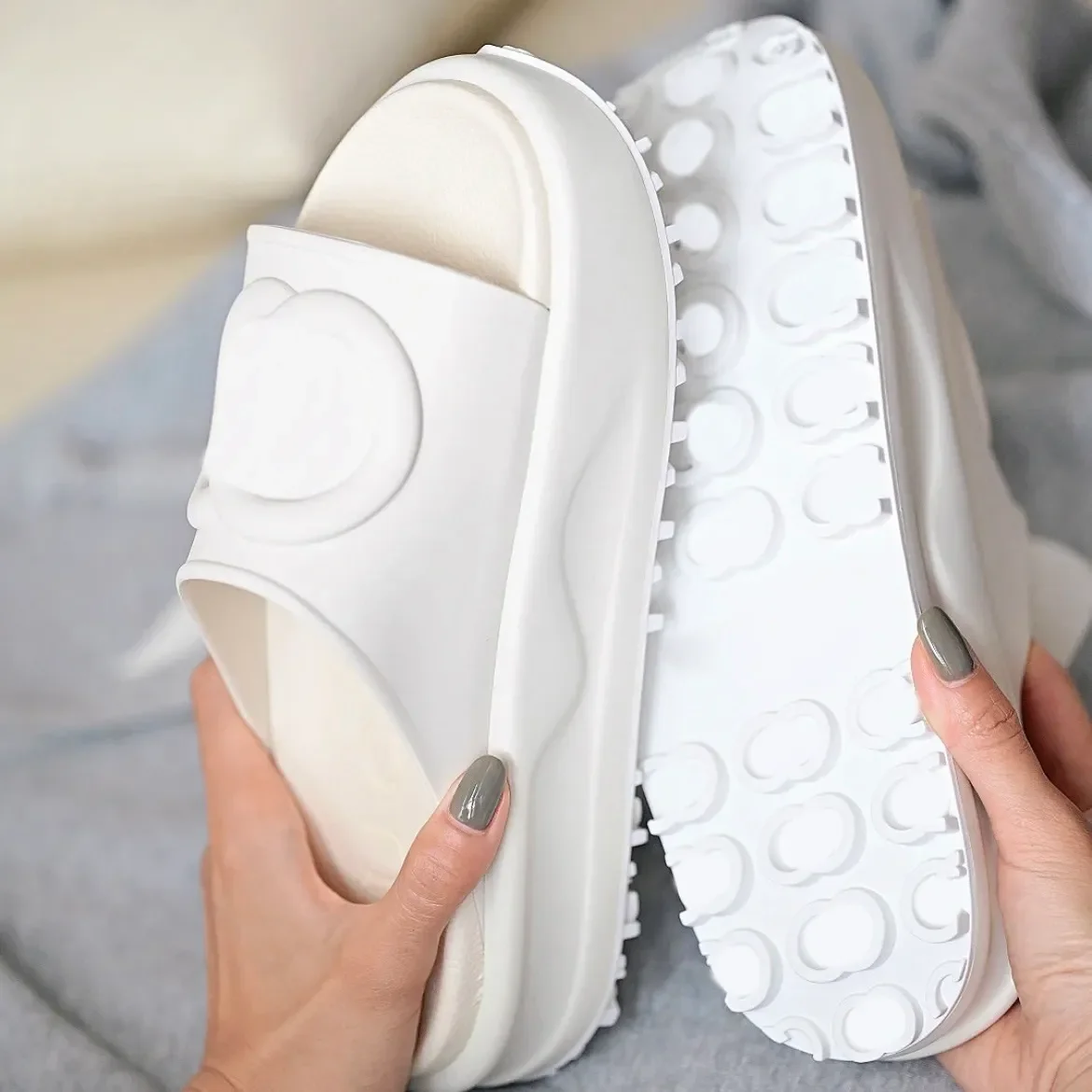 Women's Designer Slipper Sandals Interlocking Platform Sandals Canvas Men's Slippers Summer Beach Rubber Slider Sandals Flat Sli
Women's Designer Slipper Sandals Interlocking Platform Sandals Canvas Men's Slippers Summer Beach Rubber Slider Sandals Flat Sli