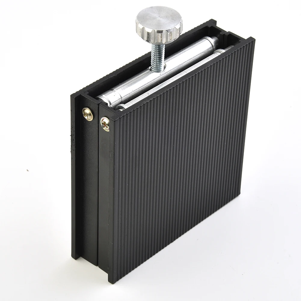 90*90*90mm/3.54*3.54*3.54in Lifting Platform Aluminum Engraving Level Lifting Table 90*90*25mm/3.54x3.54x0.98in
90*90*90mm/3.54*3.54*3.54in Lifting Platform Aluminum Engraving Level Lifting Table 90*90*25mm/3.54x3.54x0.98in