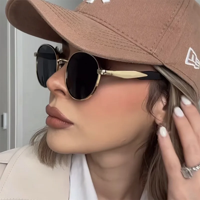 Vintage Metal Round Sunglasses Women For Men Sun Glasses Luxury Brand Designer Popular Steampunk Outdoor y2k Eyeglasses UV400
Vintage Metal Round Sunglasses Women For Men Sun Glasses Luxury Brand Designer Popular Steampunk Outdoor y2k Eyeglasses UV400