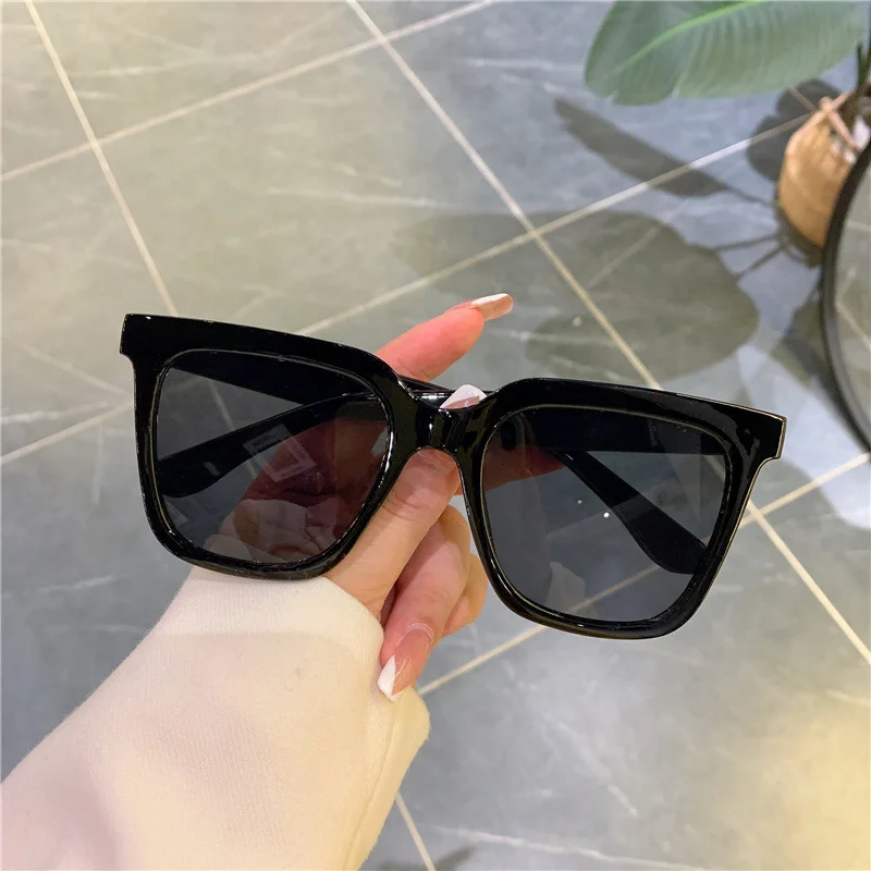 2022 New Fashion Sunglasses Women Brand Designer Retro Rectangle Sun Glasses Female Ins Popular Colorful Vintage Square Eyewear
2022 New Fashion Sunglasses Women Brand Designer Retro Rectangle Sun Glasses Female Ins Popular Colorful Vintage Square Eyewear