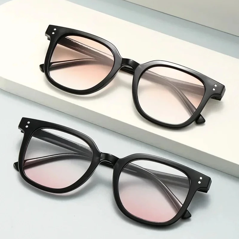 Gradual Powder Blusher Sunglasses For Women Sunscreen And UV Protection Korean Women's Large Frame Flat Sunglasses
Gradual Powder Blusher Sunglasses For Women Sunscreen And UV Protection Korean Women's Large Frame Flat Sunglasses