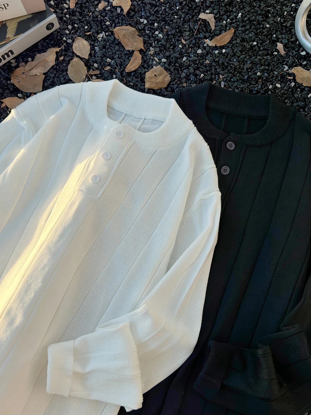 Мужской вязаный свитер с длинным рукавом и воротником хенли, весенне-осенний, модный, универсальный, для пар, базовый, в американском стиле, премиум-класса, стильный
Мужской вязаный свитер с длинным рукавом и воротником хенли, весенне-осенний, модный, универсальный, для пар, базовый, в американском стиле, премиум-класса, стильный