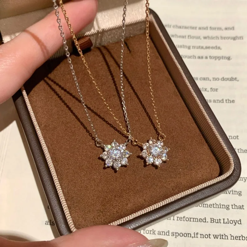 Two colors available; Diamond-studded sunflower necklace for women; Exquisite super sparkly fashion jewelry
Two colors available; Diamond-studded sunflower necklace for women; Exquisite super sparkly fashion jewelry