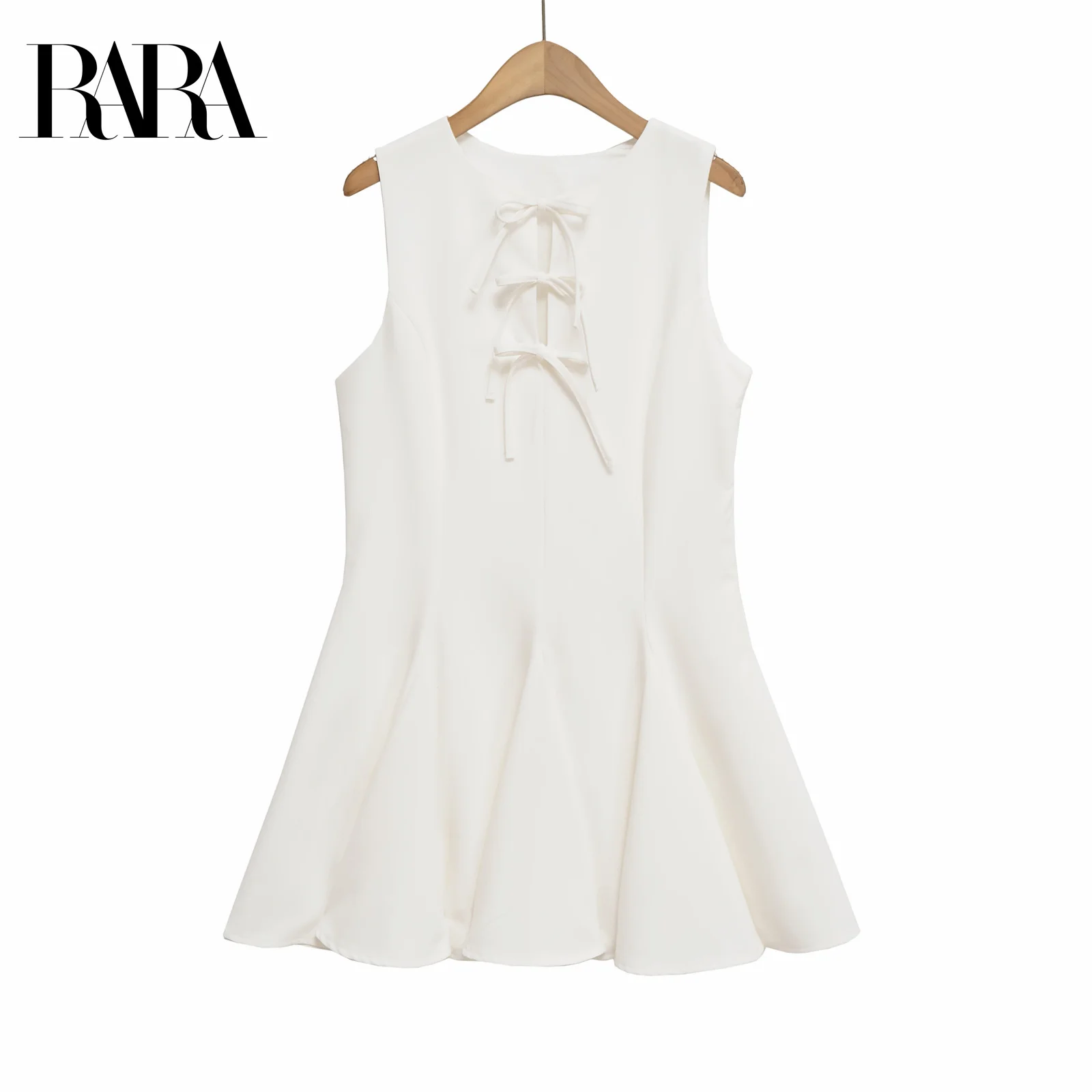 RARA Women's Round Neck Sleeveless Vest - style Mini Flared Dress with Bowknot Decoration Stylish and Adorable
RARA Women's Round Neck Sleeveless Vest - style Mini Flared Dress with Bowknot Decoration Stylish and Adorable