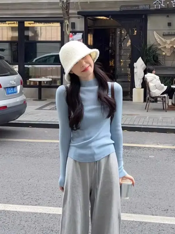 Синяя женская трикотажная кофта с длинным рукавом, облегающая, модная, осенне-зимняя, с высоким воротником, для ношения под одеждой
Синяя женская трикотажная кофта с длинным рукавом, облегающая, модная, осенне-зимняя, с высоким воротником, для ношения под одеждой